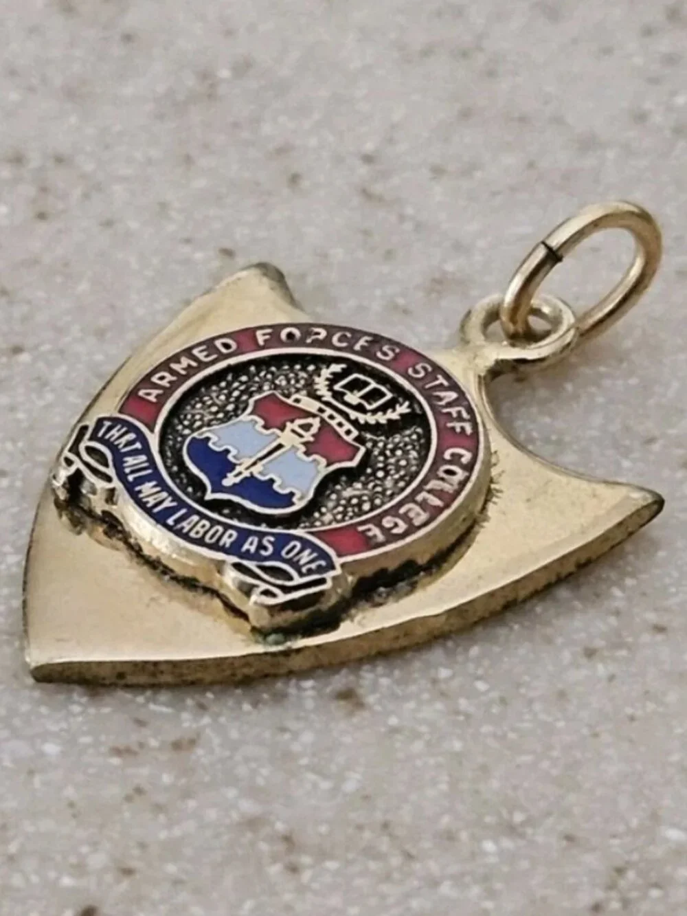 VINTAGE ARMED FORCES STAFF COLLEGE SHIELD 10k GOLD FILL KINNEY LAPEL PIN BROOCH